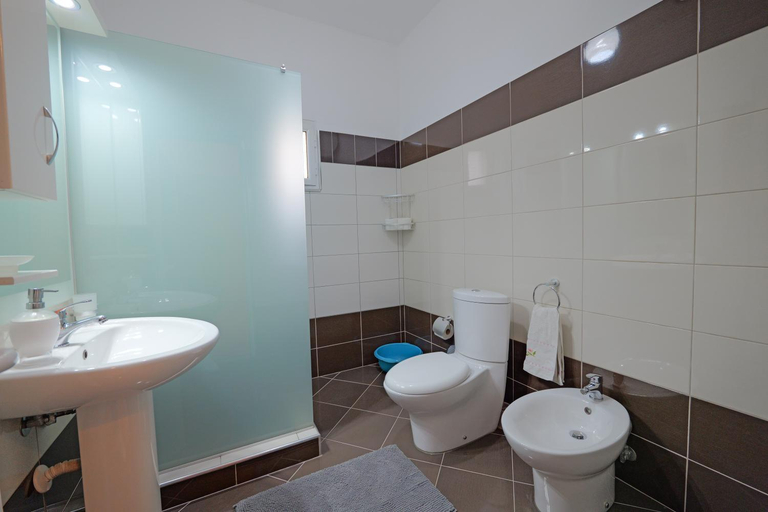 Bathroom 4, Villa M Cako, Sarandës