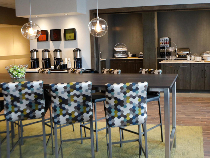 Food & Drinks 5, Hampton Inn & Suites by Hilton Quebec City Levis, Les Chutes-de-la-Chaudière