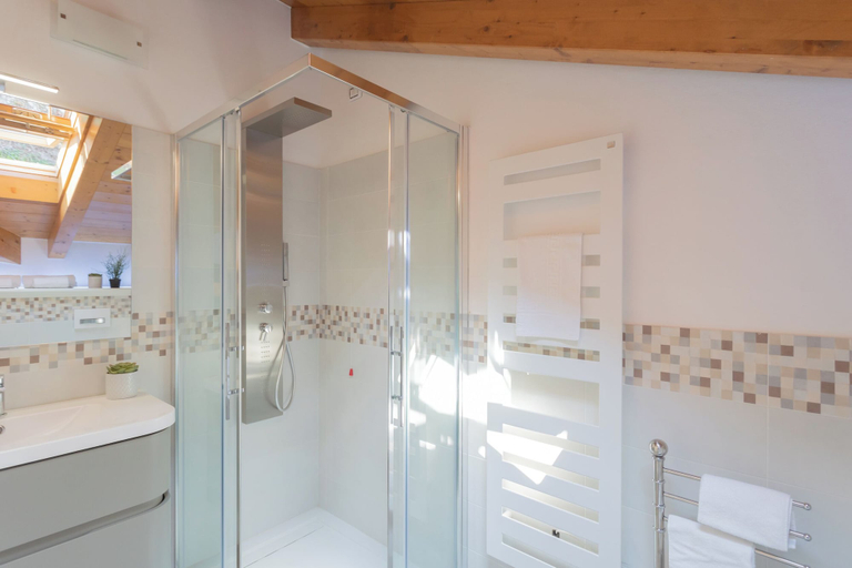 Bathroom 3, Dream Lake Apartments by Rent all Como, Como