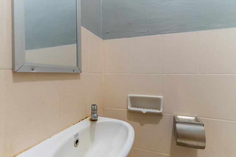 Bathroom 4