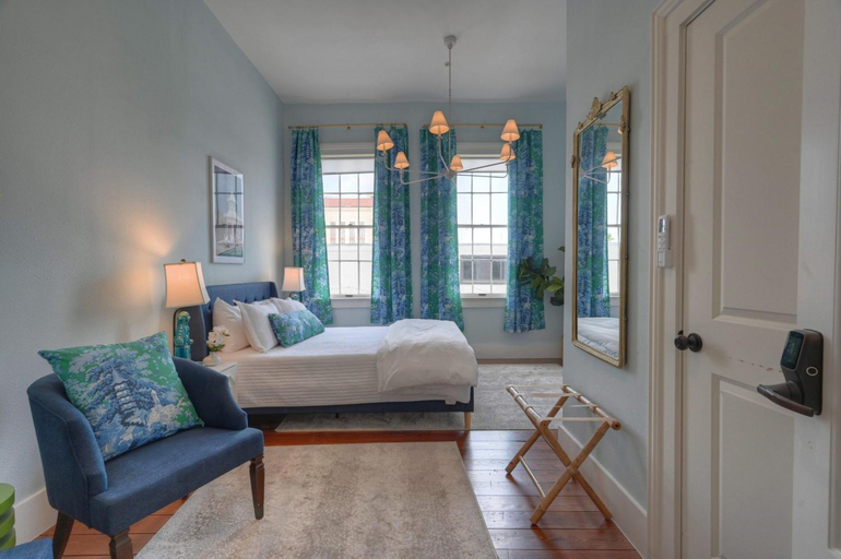Others 4, Sugars Inn Room 4 Historic NOLA Charm in Downtown Galveston, Galveston