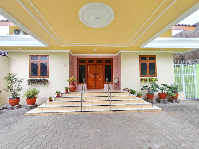 Exterior 13