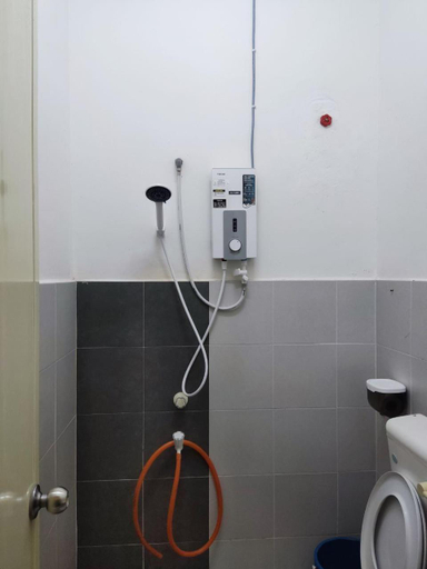 Bathroom 3, Ruzimas Desaru Homestay, Kota Tinggi