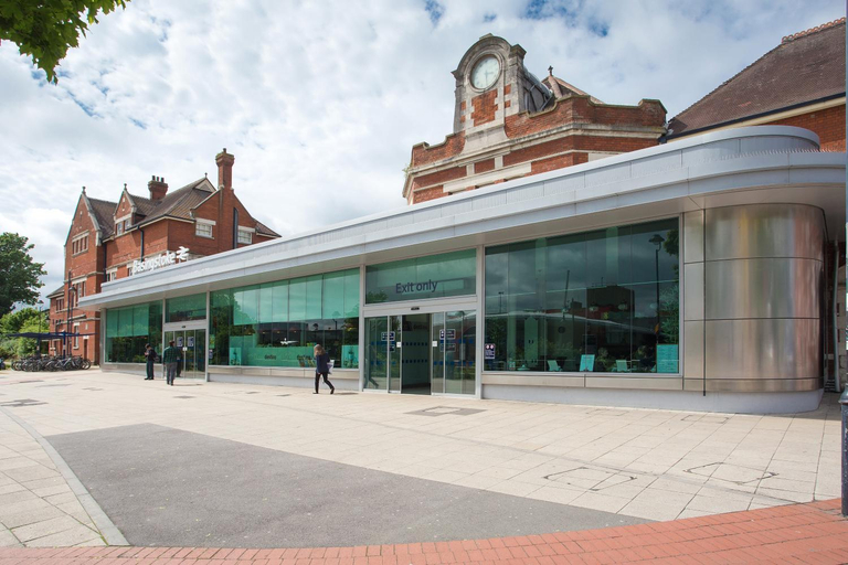 Exterior & Views 1, Western Gate - Luxury 2 Bed Downtown Apartment, Hampshire