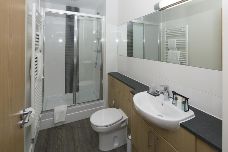 Bathroom 3, HOF - Beneficial House, Bracknell Forest
