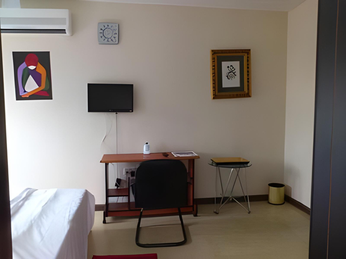 Others 3, Tribeca Hotel, Accra