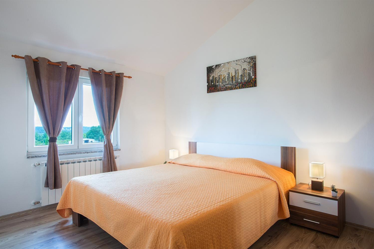 2, Apartment 1816, Barban
