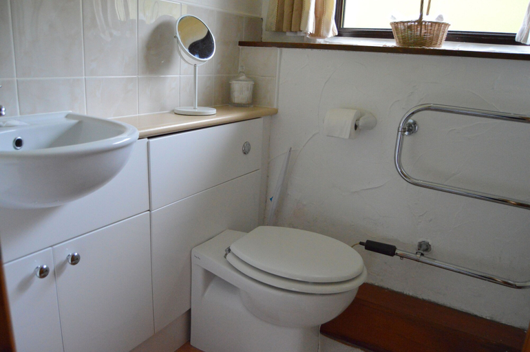 Bathroom, Windbury Cottage, Devon