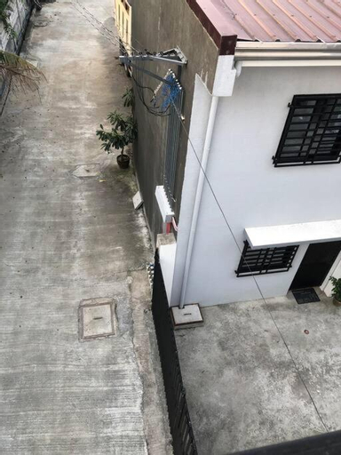 Exterior & Views 1, Sebastian’s Crib F, Dasmariñas