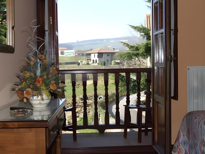 Others 5, Hosteria Miguel Angel, Cantabria