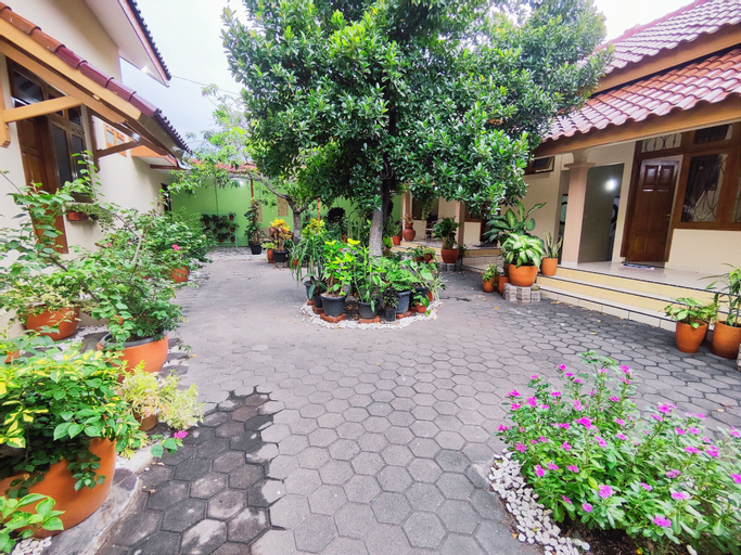 Exterior 14