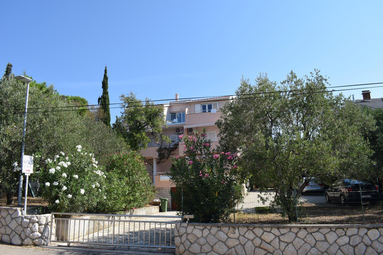 Others 3, Apartmani Katica, Novalja
