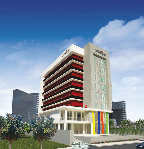 Exterior & Views 28