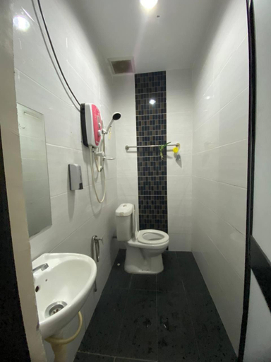 Bathroom 3, TGL Aparthotel Tanjung Lumpur, Kuantan