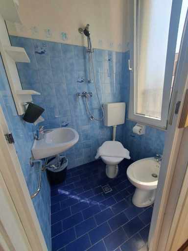 Bathroom 4, HOTEL YOUNG PEOPLE UNDER 40, Rimini