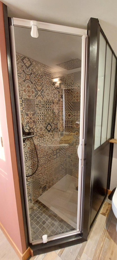 Bathroom 3, L'OAZIS de VALENCE, Drôme