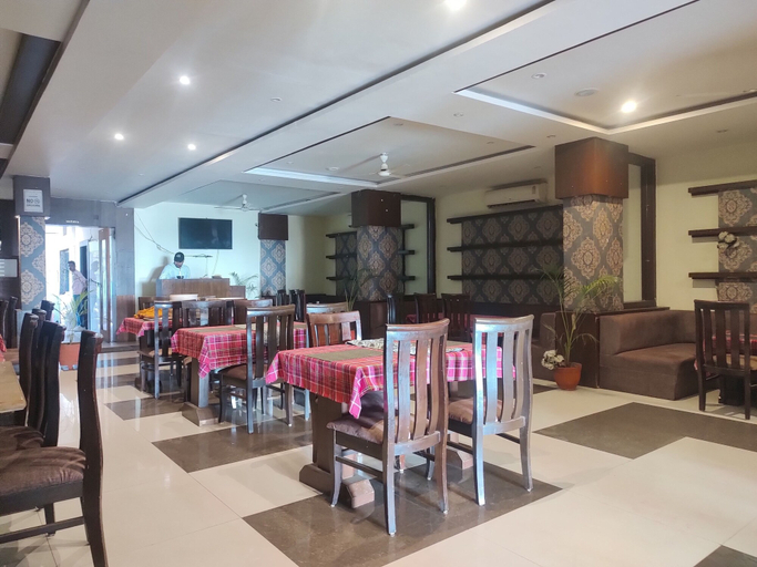 Food & Drinks, Hotel Yash Raj, Katni