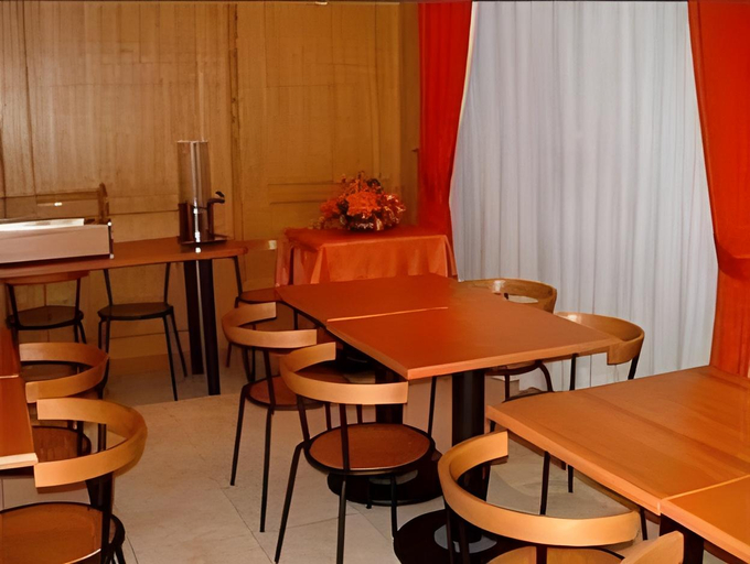 Food & Drinks 5, Cosmotel Hotel, Paris