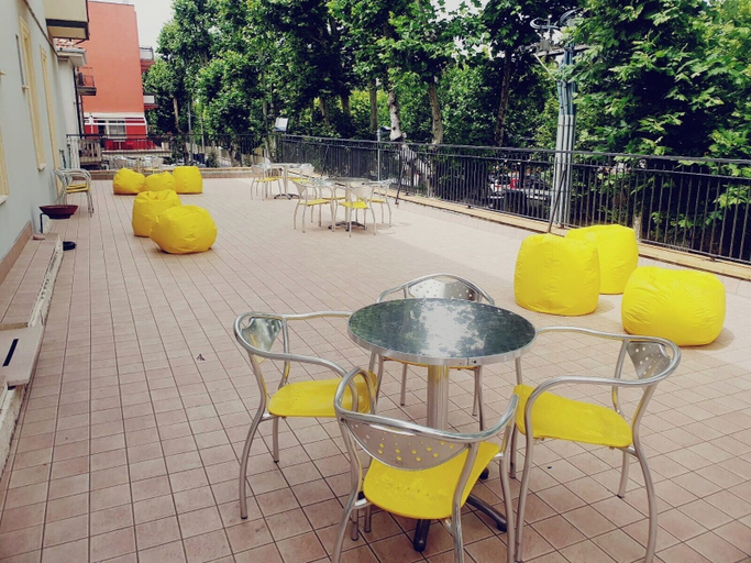 Others 5, HOTEL YOUNG PEOPLE UNDER 40, Rimini