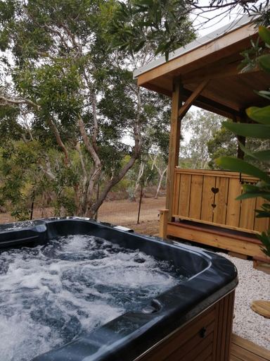 Others 2, NIAOULI LODGE, Bourail