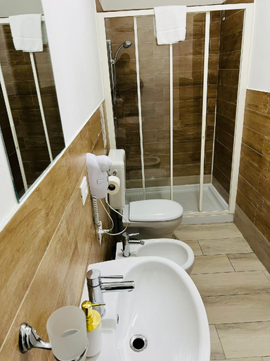 Bathroom 3, LE MASCHERE, Venezia