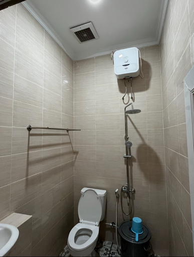 Bathroom, Bukit Mega Raya, Bandar Lampung
