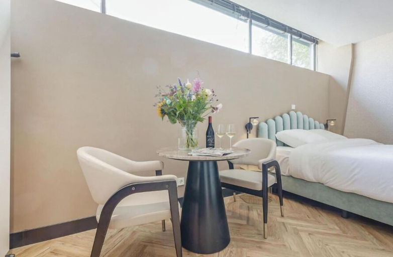 Bedroom 5, Bens The Walton, Amsterdam