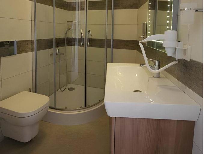 Bathroom 5, Amfora Hotel, Bodrum