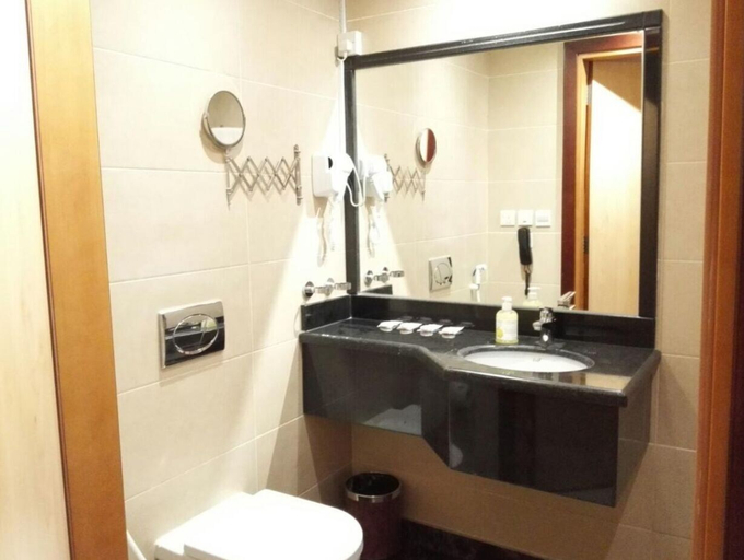 Bathroom 4, ALFAJAR ALBADIE HOTEL 6, Makkah