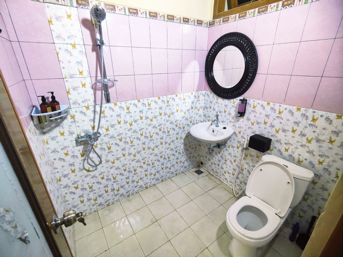 Bathroom 9