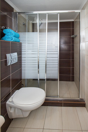 Bathroom 3, Galini apartments Polyhrono, Central Macedonia