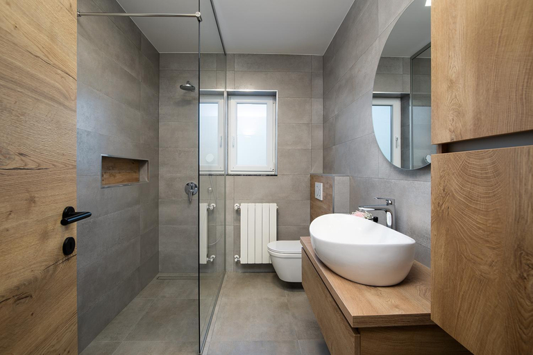 Bathroom, Apartment 1816, Barban