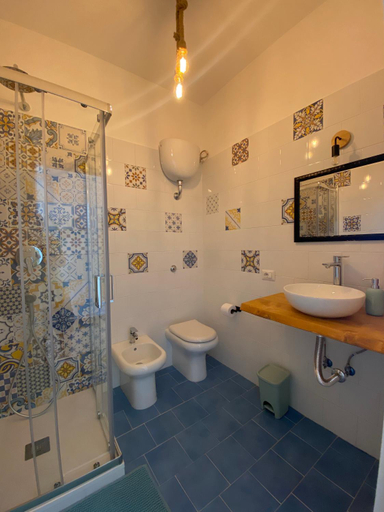 Others 5, Le camere del Nonno Luigi, Napoli