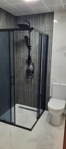Bathroom 5, Zora, Blagoevgrad