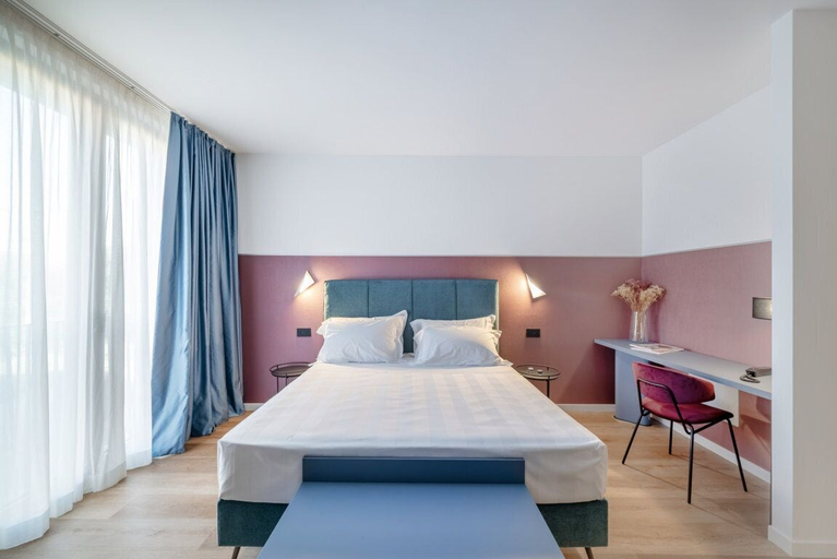 Bedroom 3, BISCARDI HOTEL, Bari