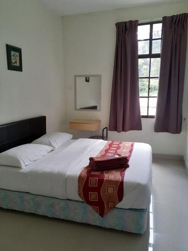 Bedroom 2, White Rose Apartment, Cameron Highlands