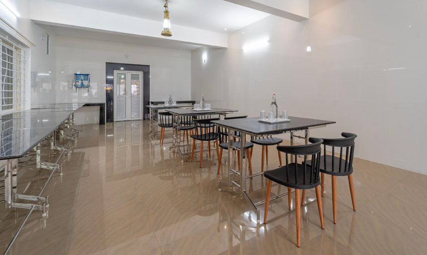 Food & Drinks 5, Treebo The Regalia Rooms With Mountain View, Dindigul