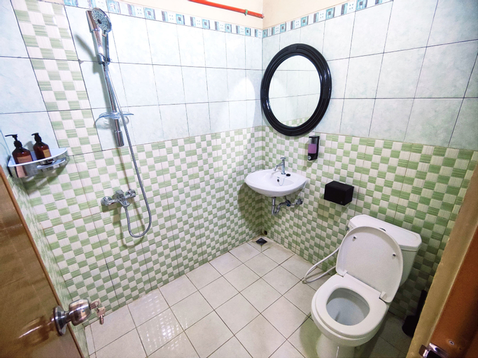Bathroom 17