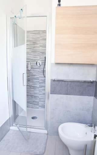 Bathroom 4, [Parco M. Claro] Matrimoniale con Bagno Privato., Cagliari