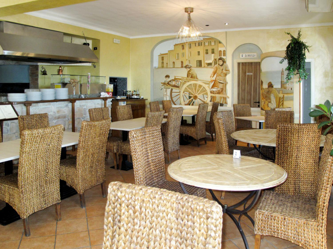 Food & Drinks, Holiday Home Mandorlo - SLR401 by Interhome, Imperia