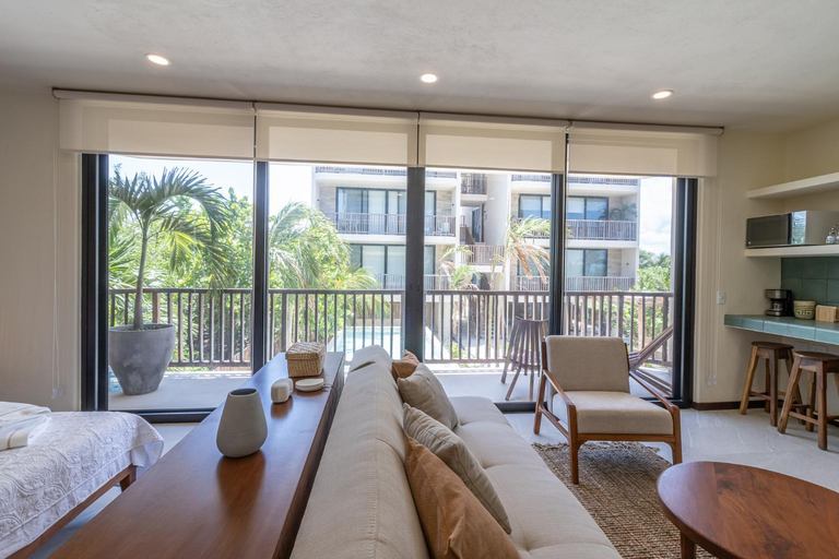 Others 5, Beautiful Loft Steps From The Beach in Punta Cocos - D101, Lázaro Cárdenas