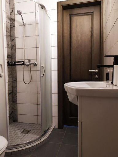 Bathroom 3, "Trakaitis" apartments & holiday homes, Trakų