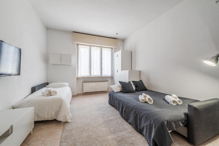 Others 5, Roma 23, SmartStay Rozzano, Milano