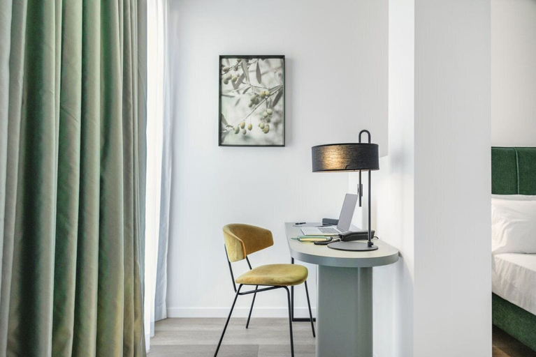 Bedroom 4, BISCARDI HOTEL, Bari