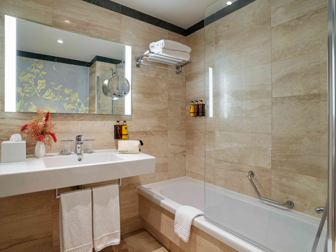 Bathroom 4, H10 Montcada Boutique Hotel, Barcelona
