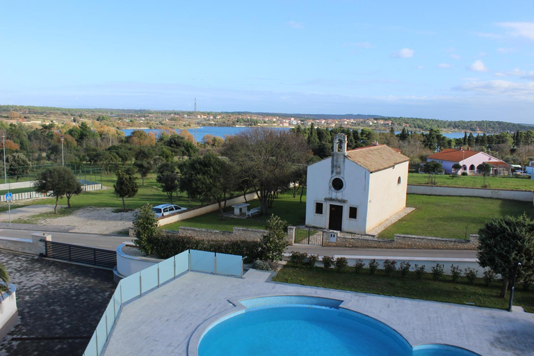 Others 4, Apartmani Uwe, Medulin