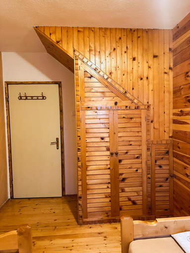 Others 4, Apartman Olivera