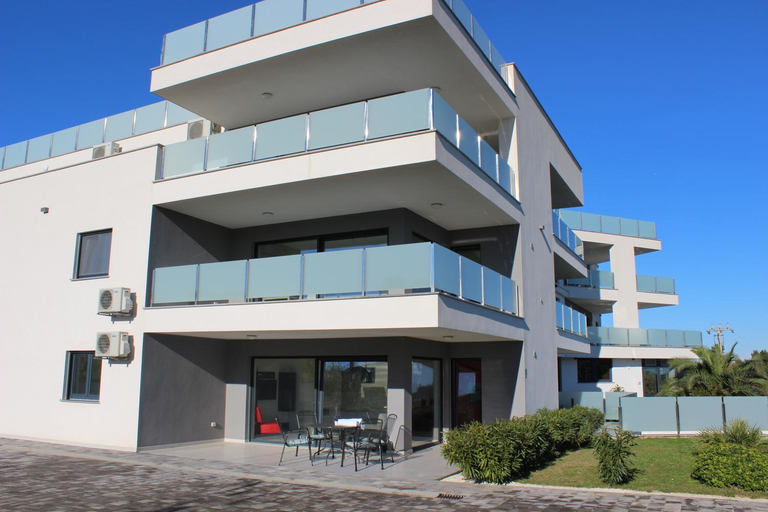 Others 2, Apartmani Uwe, Medulin