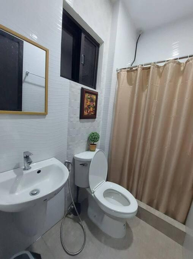 Bathroom 2, Regal425 Condotel near Angeles University Foundation, Angeles City