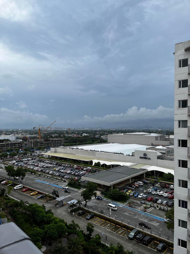 Others 4, Lovely 1BR Condo @ SM Southmall w/ Netflix & High Speed WIFI, Las Piñas